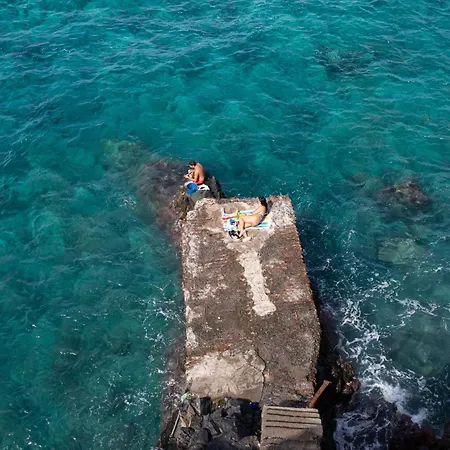 Home2book Cozy Pool & Terrace Apartment, 아파트 *