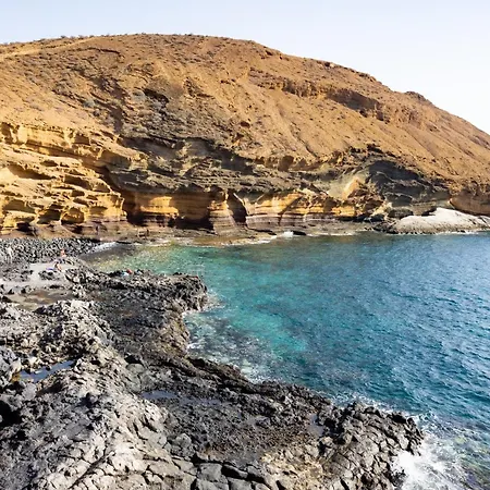 Home2book Cozy Pool & Terrace Apartment, 아파트 *