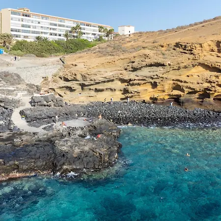 Home2book Cozy Pool & Terrace Apartment, *